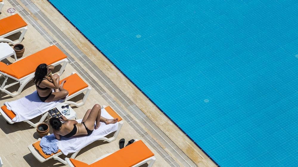 Niss Lara Hotel Antalya Exterior photo